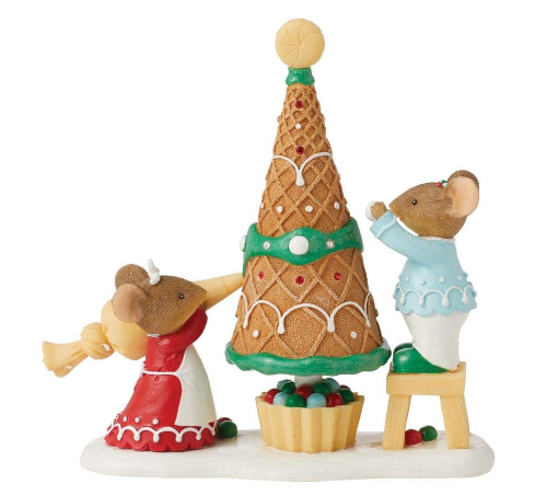 Decorating the Waffle Cone Figurine